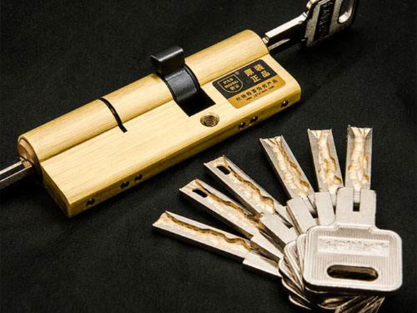 新都24小时上门开锁公司