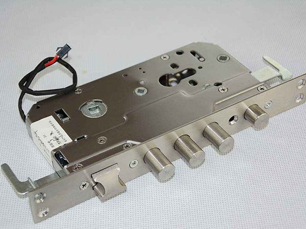 新都24小时上门开锁公司